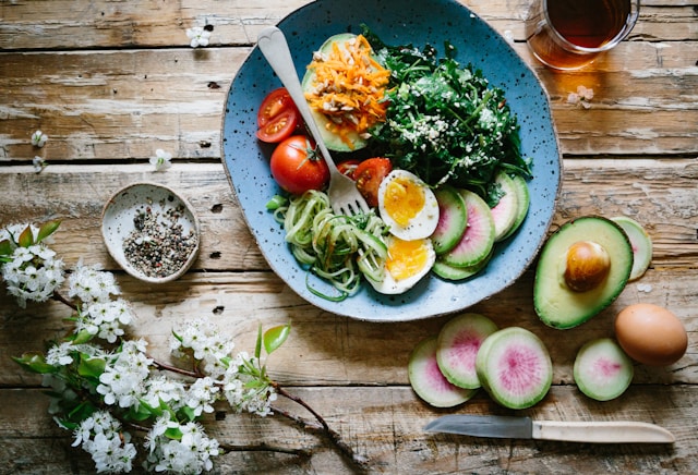 Gesunde Ernährung für Einsteiger - gesundes Essen auf dem teller