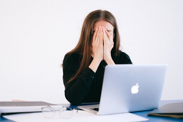 Stressbewältigung durch positive Emotionen – Wie du mit Glücksgefühlen Ängste effektiv reduzierst